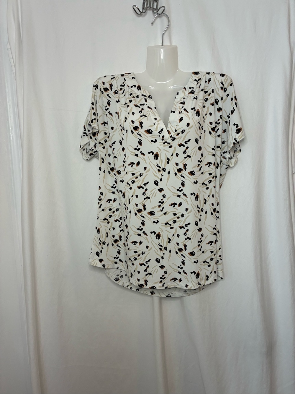 Cream Short-Sleeve V-Neck Blouse with Abstract Spot Print